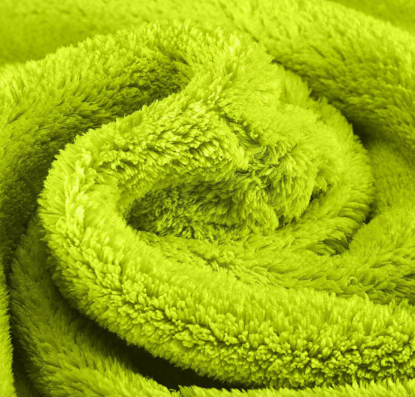 GRANT'S Premium XXL Plush Microfiber Towel - Lint-Free, 6 Sq.Ft, Dual-Sided - Image 3