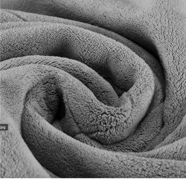 GRANT'S Premium XXL Plush Microfiber Towel - Lint-Free, 6 Sq.Ft, Dual-Sided - Image 6